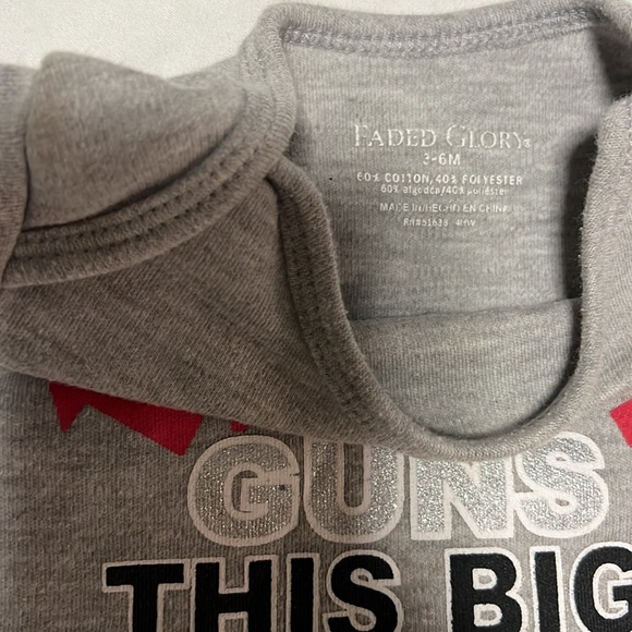 Size 3-6 Month Infant “Is It Legal to Carry Guns This Big?” Graphic Print Onesie - Picture 4 of 5